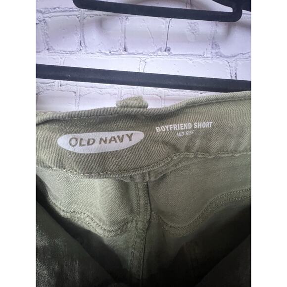 Old navy boyfriend olive green utility pocket rolled hem shorts size 18 - Picture 2 of 4
